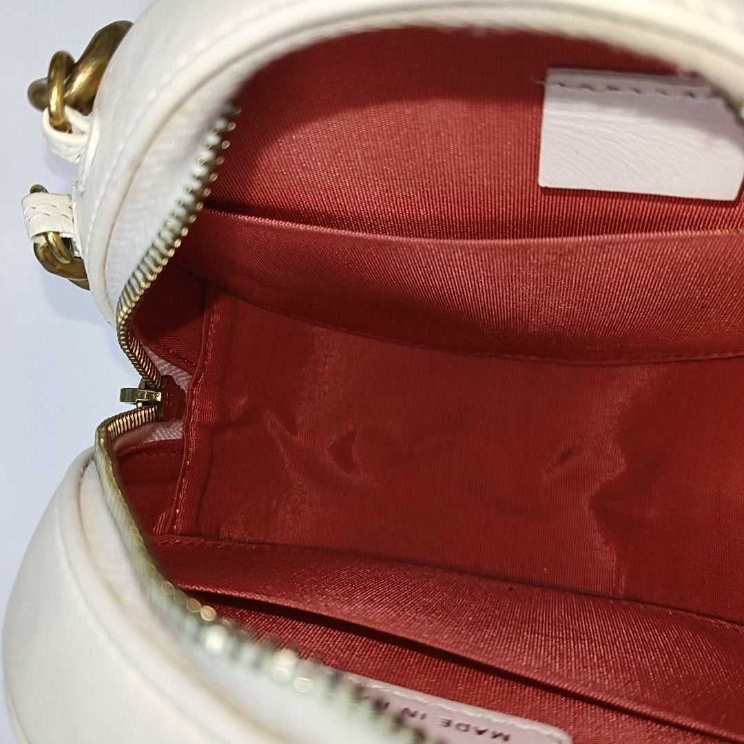 Authenticated pre-owned  CHANEL 19 Quilted Lambskin White - Shoulder Bag at Looply