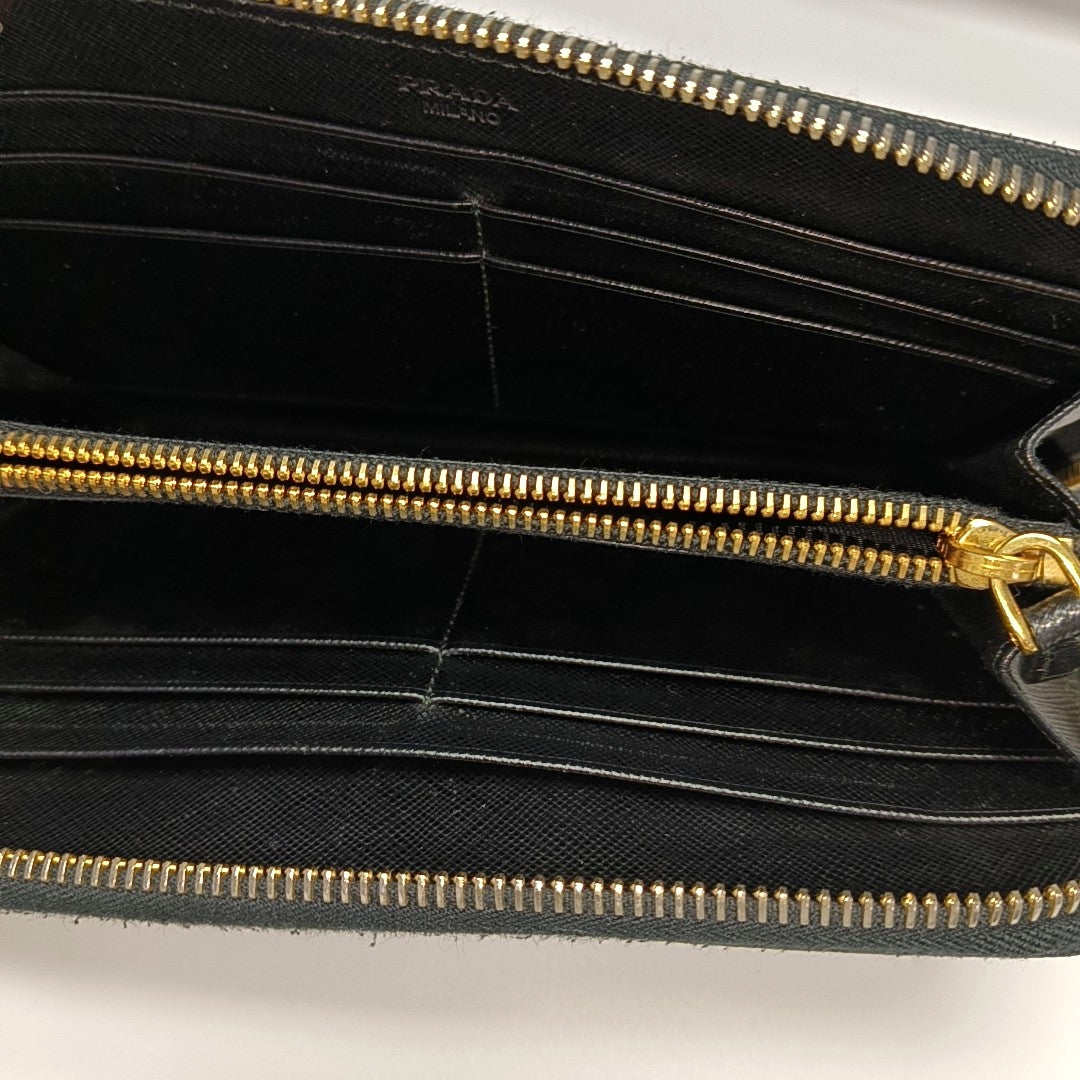 Billetera de piel de ternera negra