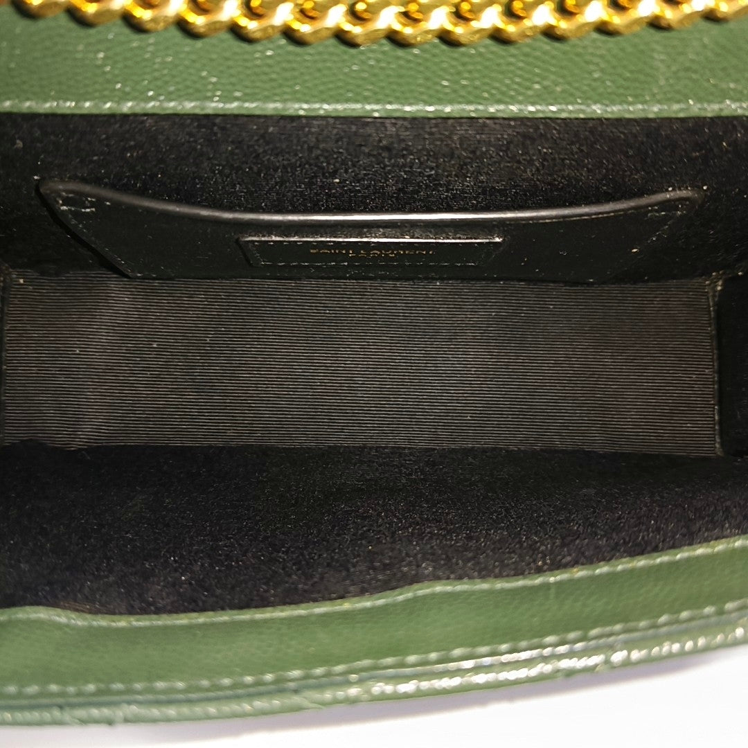 Authenticated pre-owned  ENVELOPE Small Chevron, Quilted Calfskin Green - Shoulder Bag at Looply