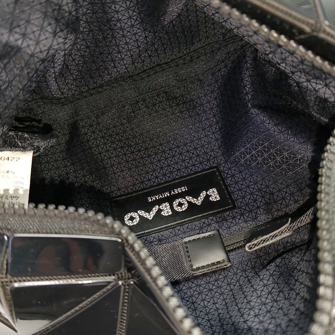 Special Material Shoulder Bag Black