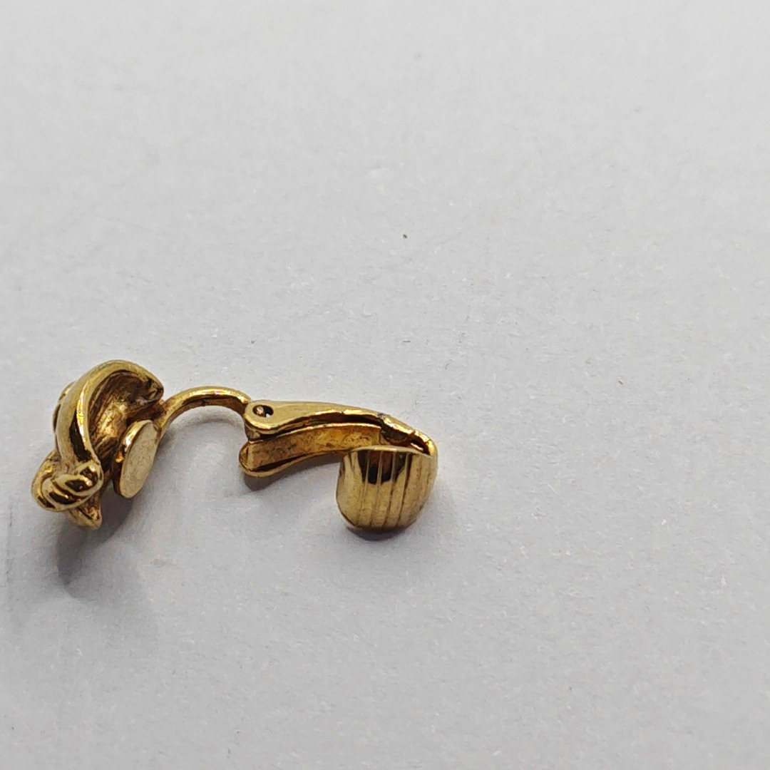 Twist Round Metal Gold Clip On Earrings