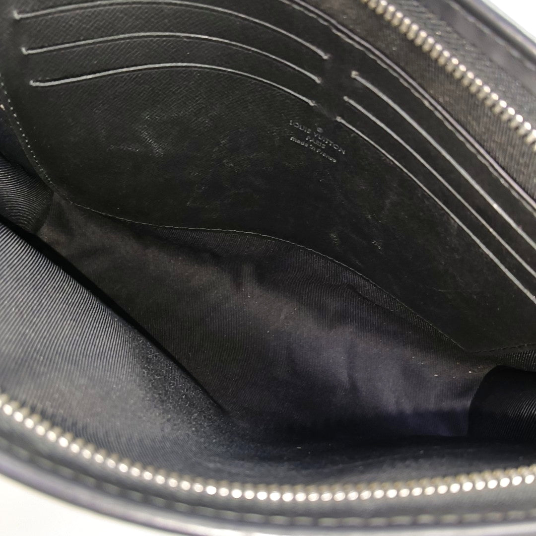 Pochette Voyag MM Damier Graphite Coated Canvas Gray