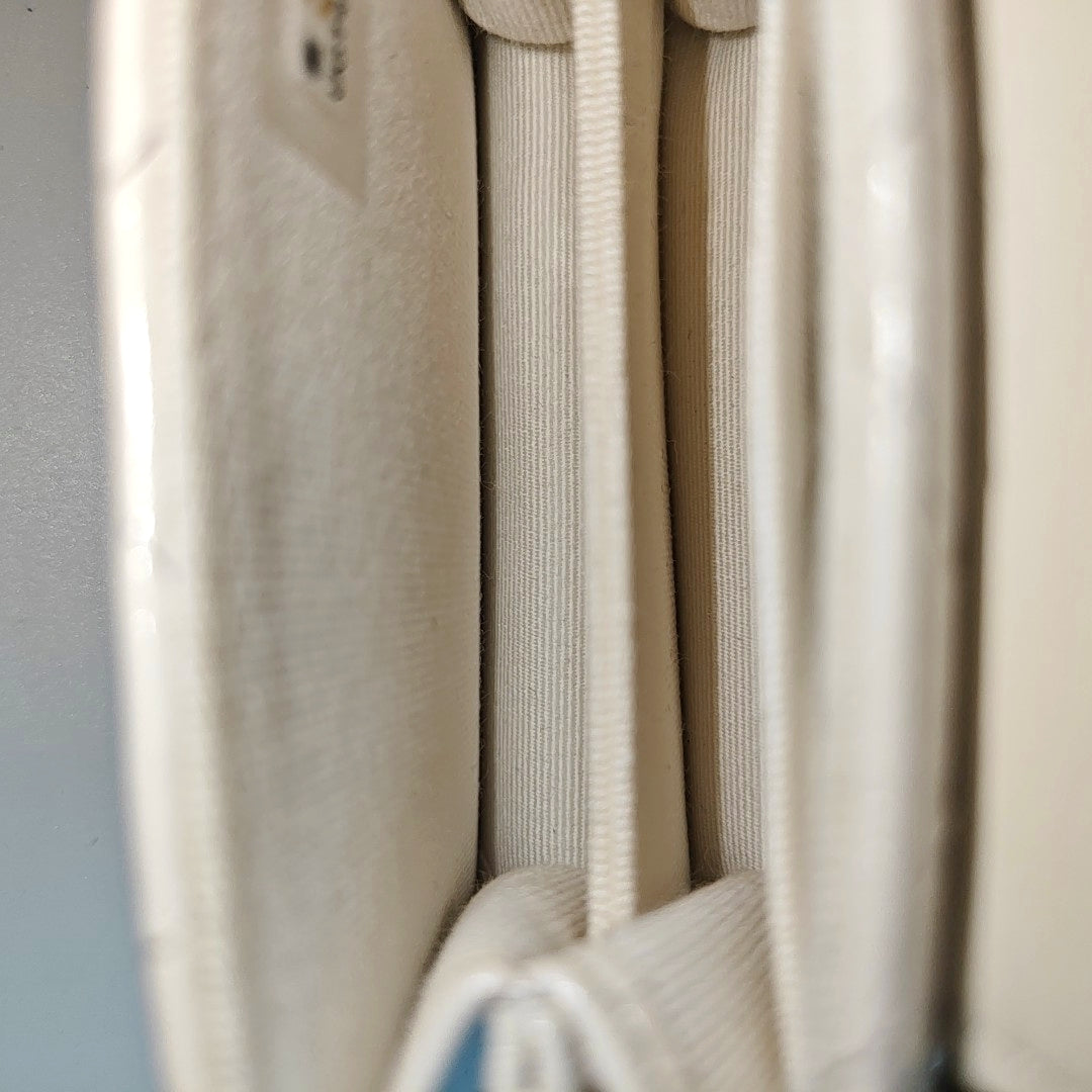 Authenticated pre-owned  WOC Quilted Lambskin White - Shoulder Bag at Looply
