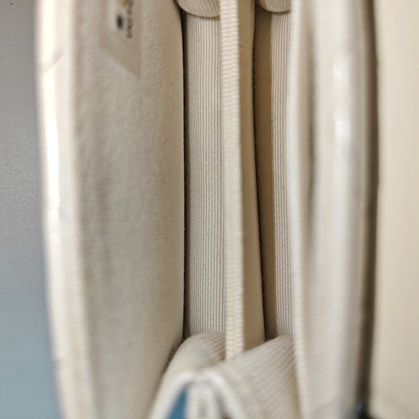 Authenticated pre-owned  WOC Quilted Lambskin White - Shoulder Bag at Looply