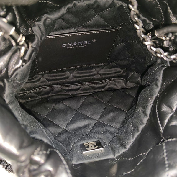 CHANEL 22 Mini Quilted Calfskin Black