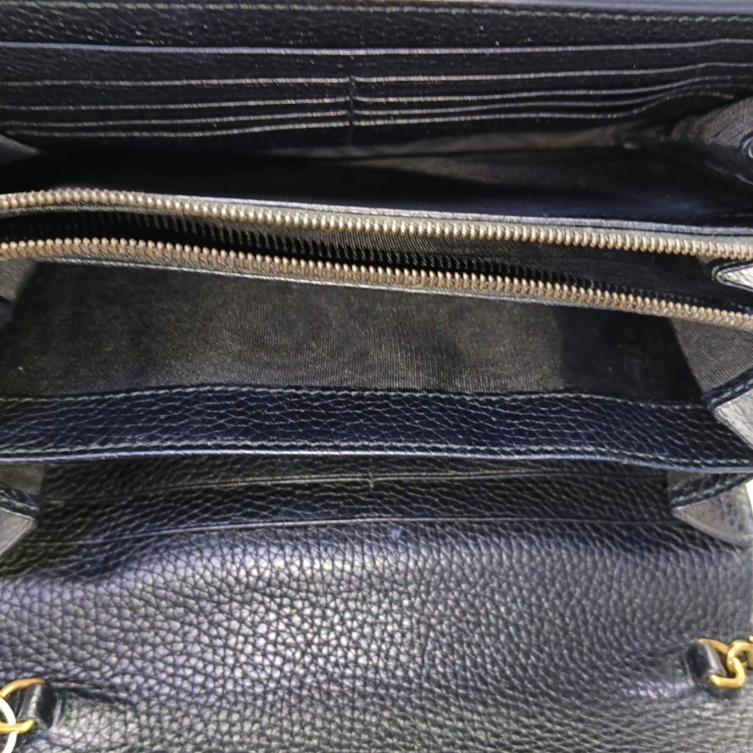 Authenticated pre-owned  GG Marmont Mini Calfskin Black - Crossbody Bag at Looply