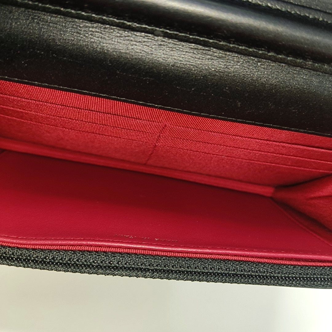Authenticated pre-owned  GABRIELLE WOC Quilted Calfskin Black - Shoulder Bag at Looply
