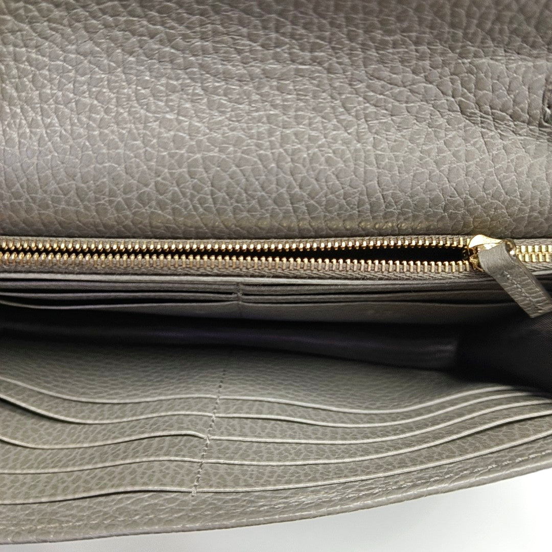 Authenticated pre-owned  Interlocking G Calfskin Grey - Crossbody Bag at Looply