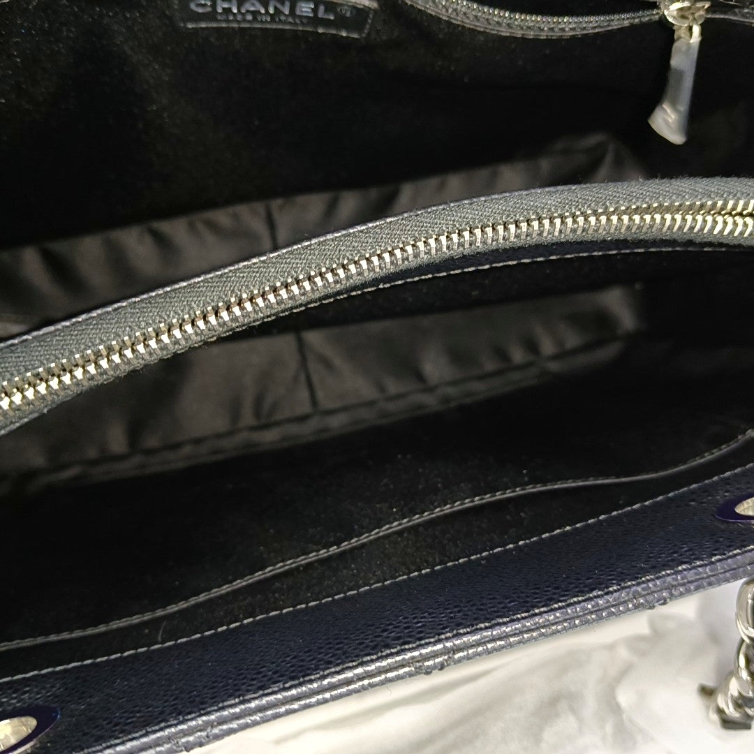 CHANEL GST Large Quilted Grained Calfskin Black