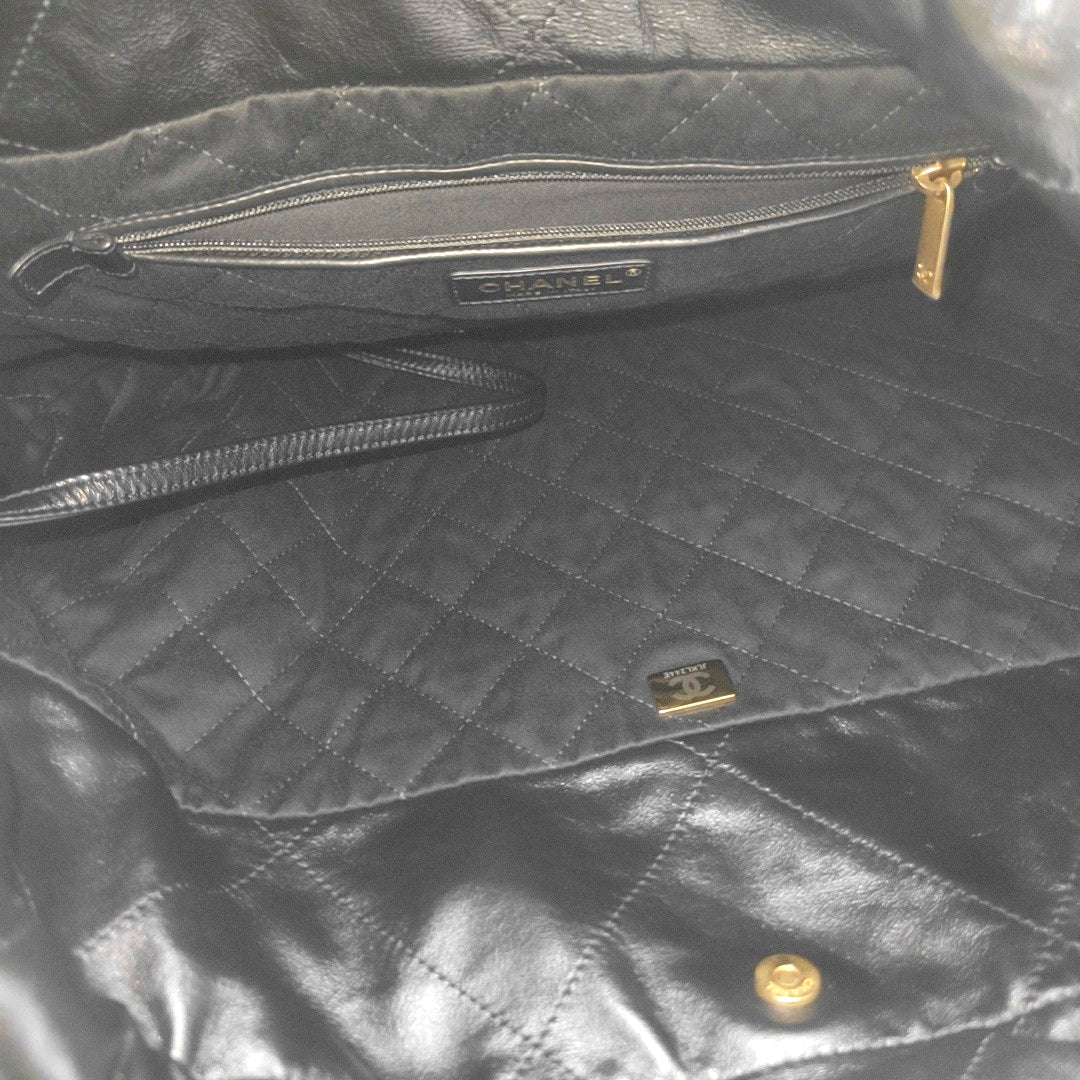 CHANEL 22 Small Quilted Calfskin Black