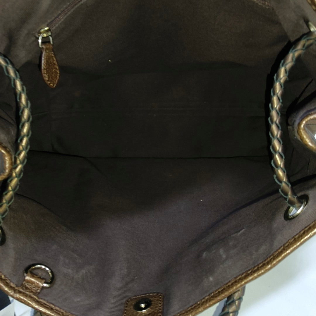 Canvas Brown