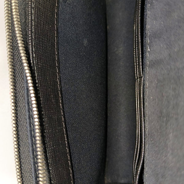 Authenticated pre-owned  Karlito Calfskin Black - Shoulder Bag at Looply