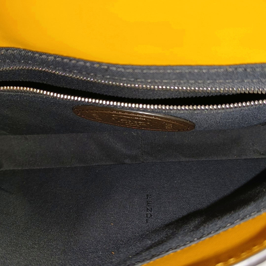Authenticated pre-owned  Baguette Calfskin Brown - Shoulder Bag at Looply