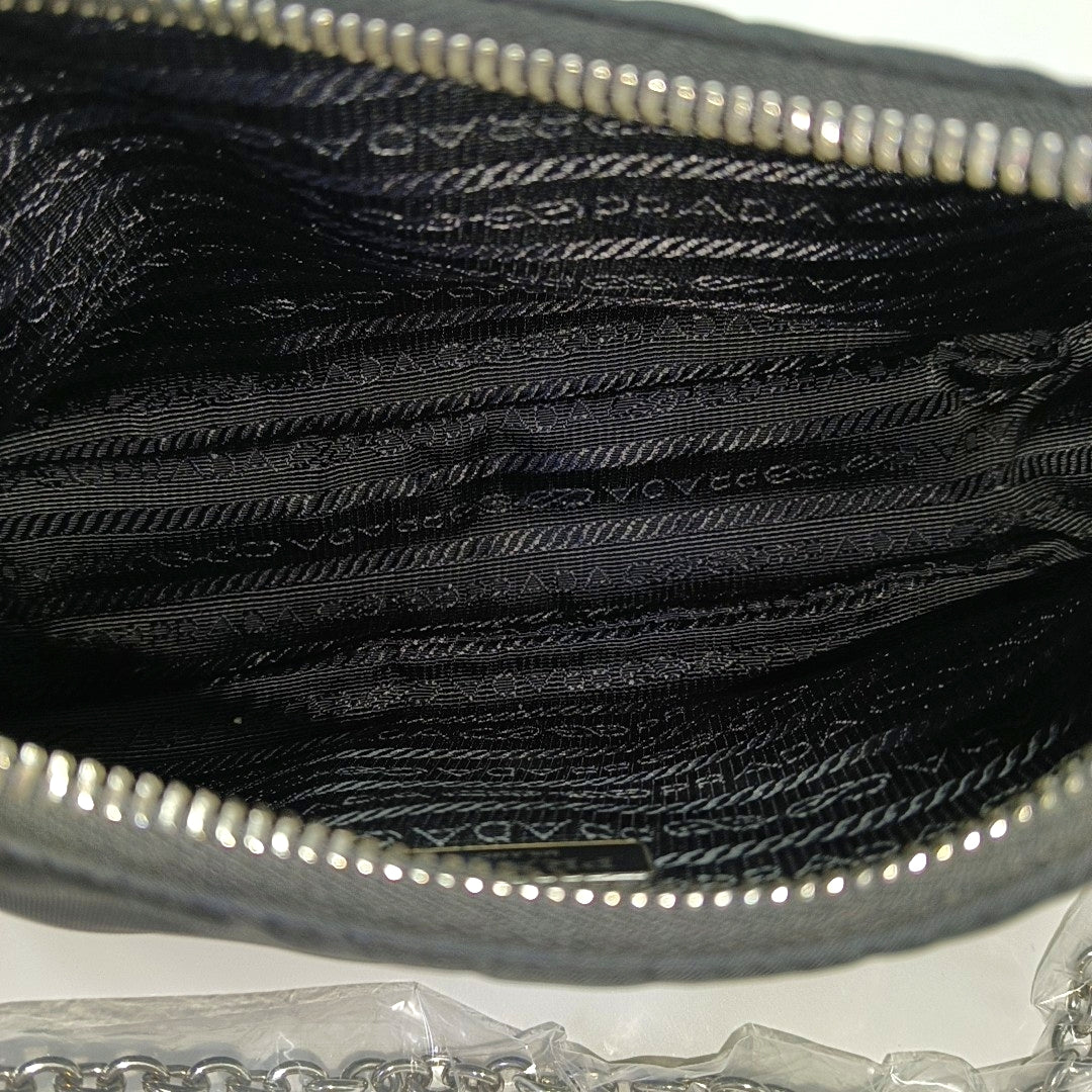 Re-Edition2000 Nylon Black