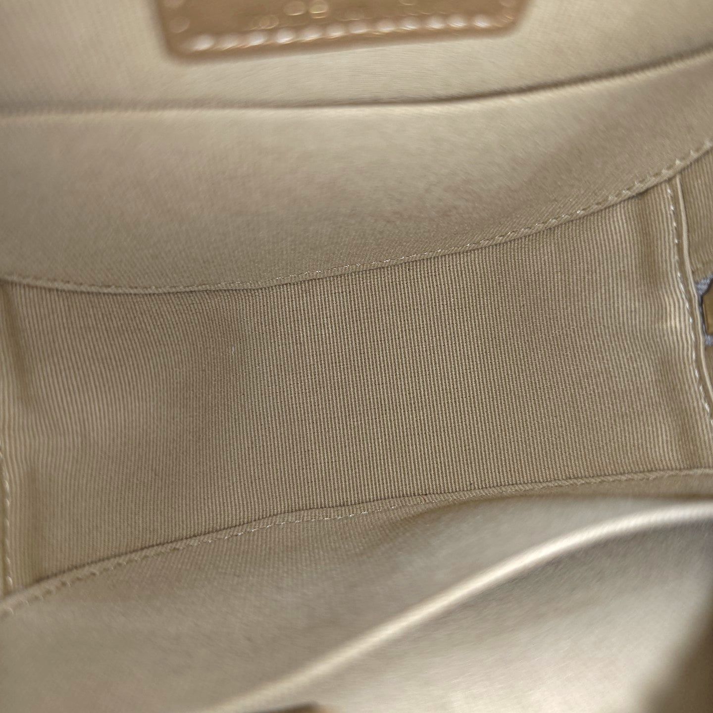 ROUND Quilted Lambskin Gray