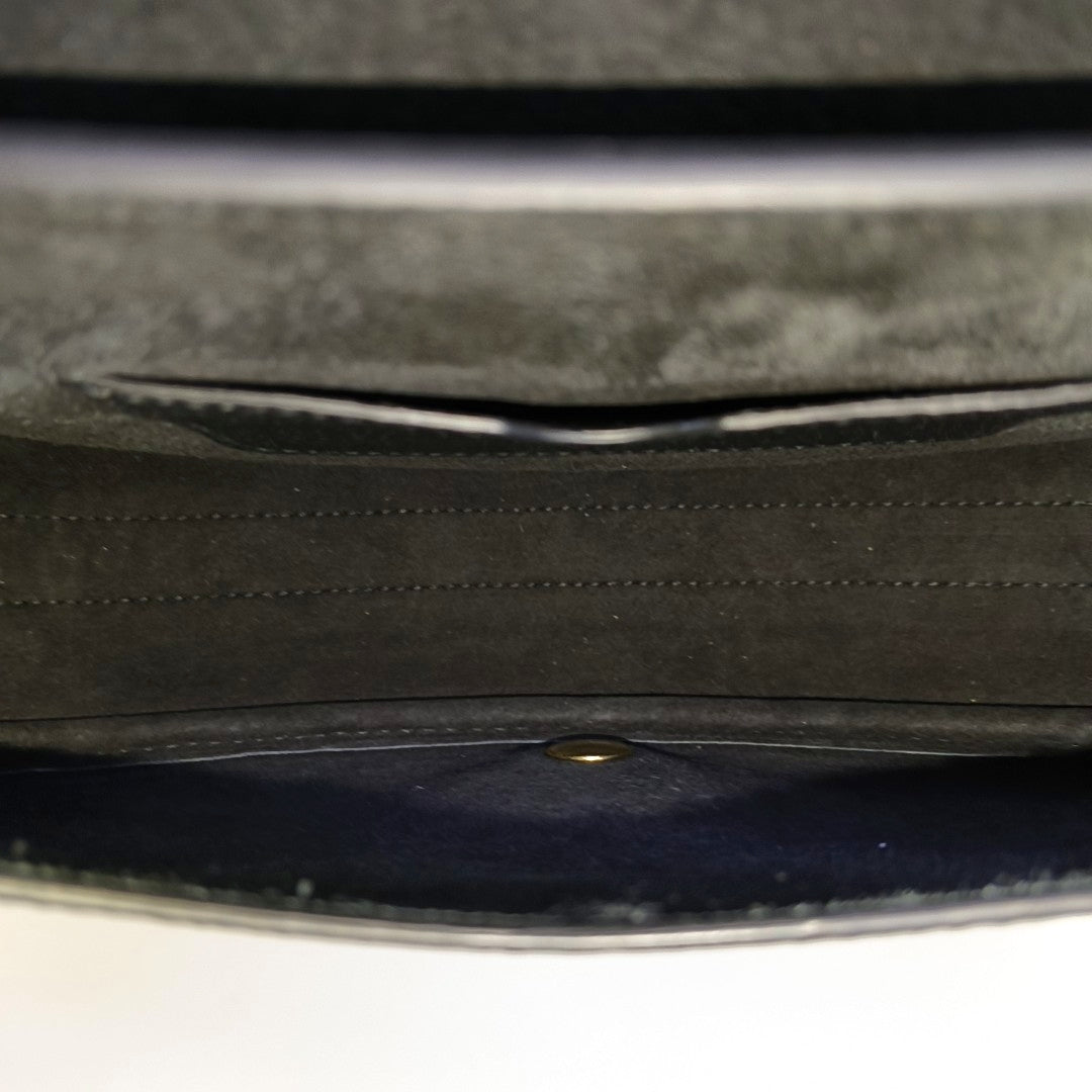 Bobby Medium Calfskin Black