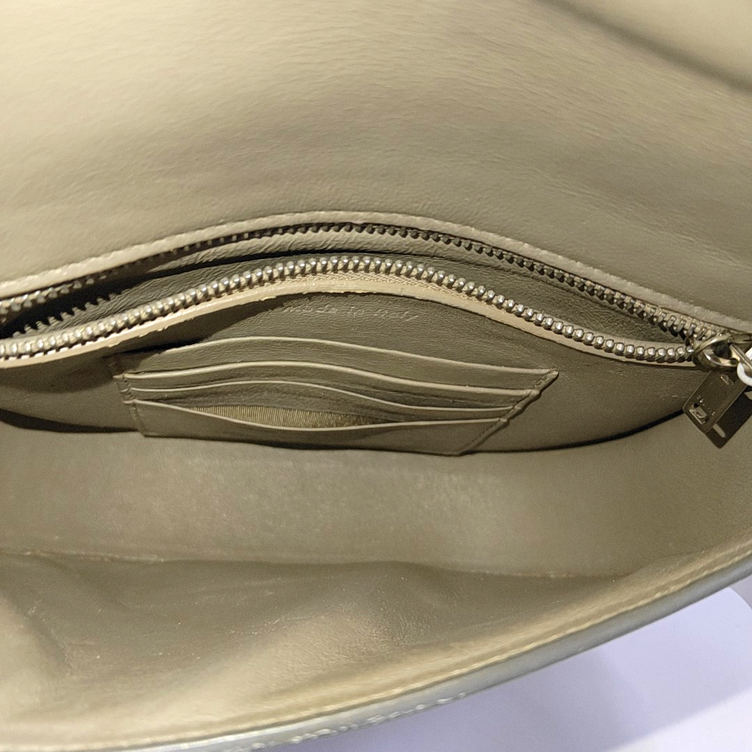 TROTTEUR Small Calfskin Gray