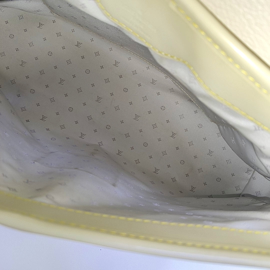 L'ESSENTIEL Lambskin White