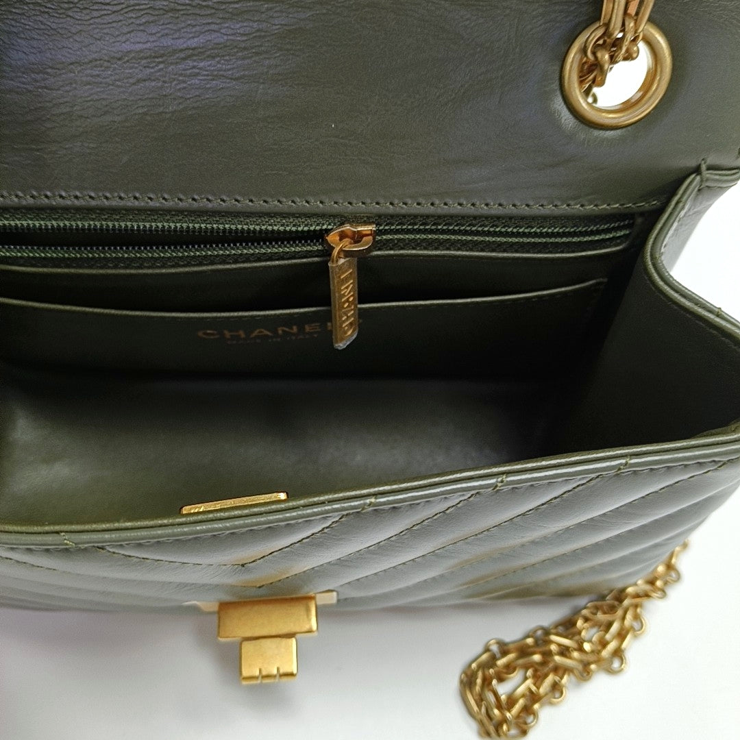 2.55 224 (mini) Chevron Calfskin Green