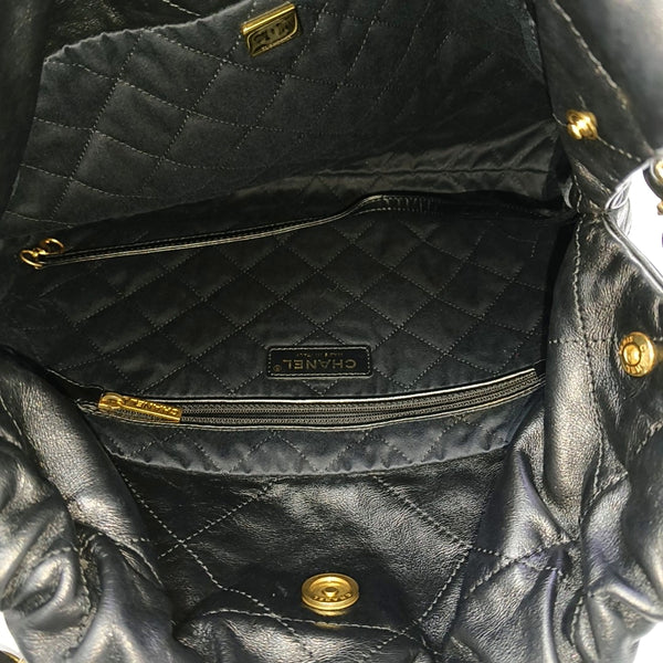 CHANEL 22 Small Quilted Calfskin Black