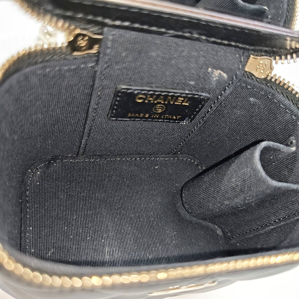 VANITY CASE Small Quilted Lambskin Black