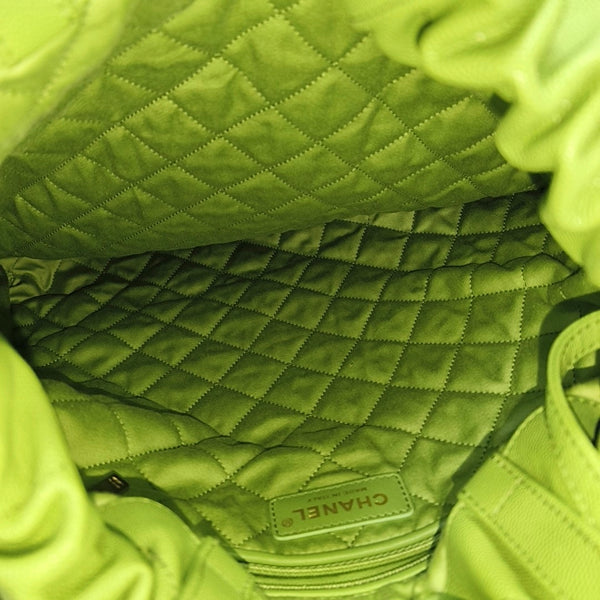 CHANEL 22 Small Quilted Calfskin Green