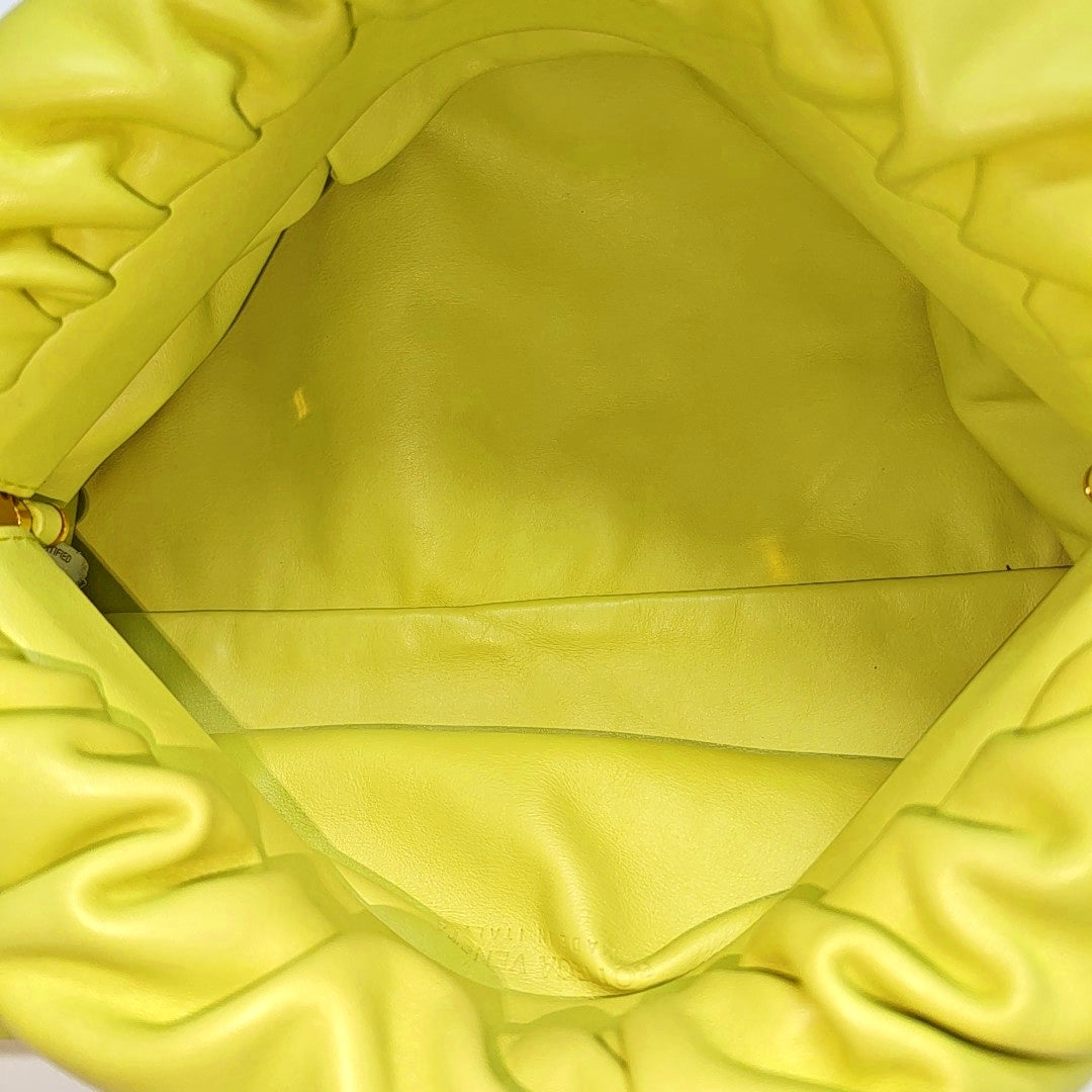 The Pouch Calfskin Green