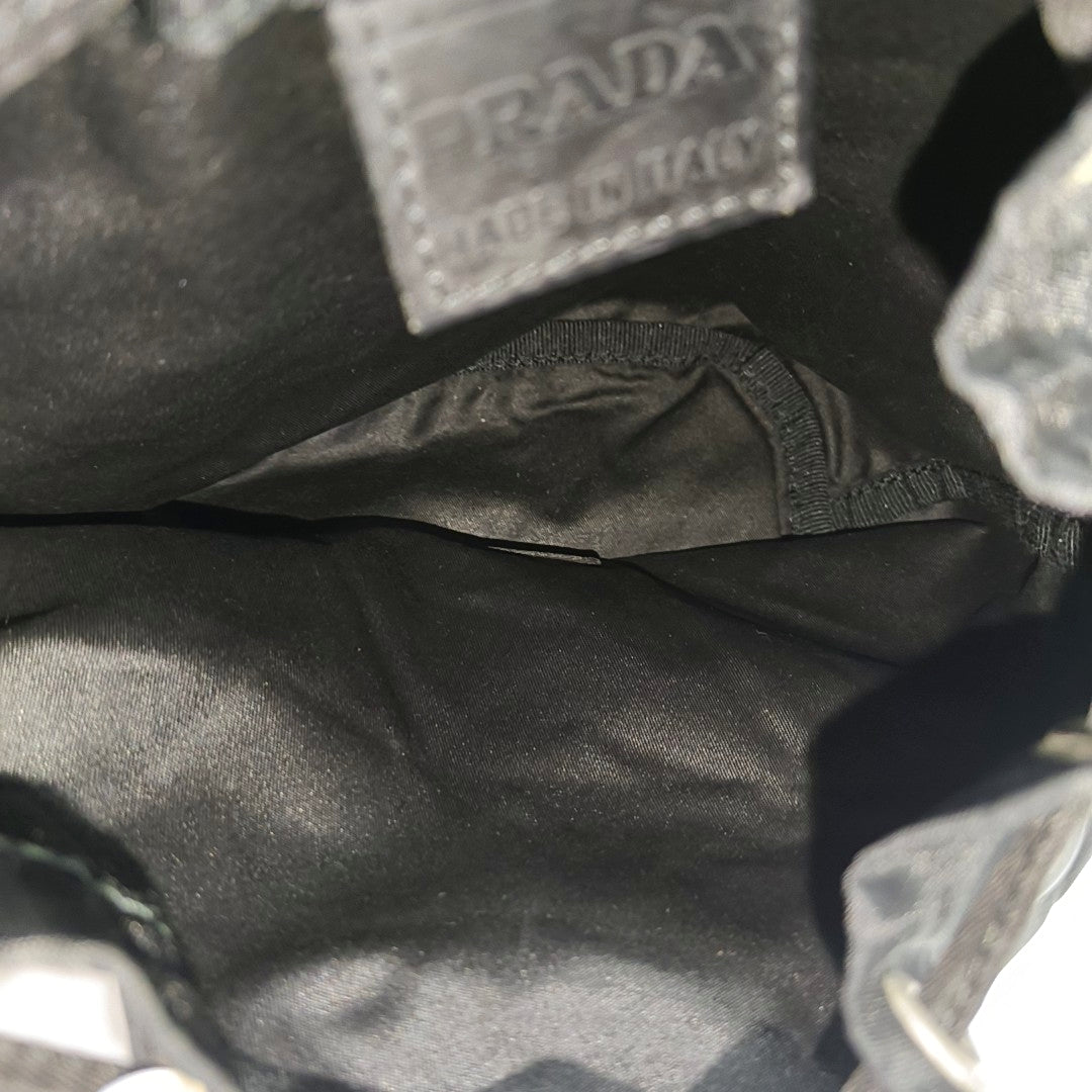 Authenticated pre-owned  Bucket Nylon Black - Bucket Bag at Looply