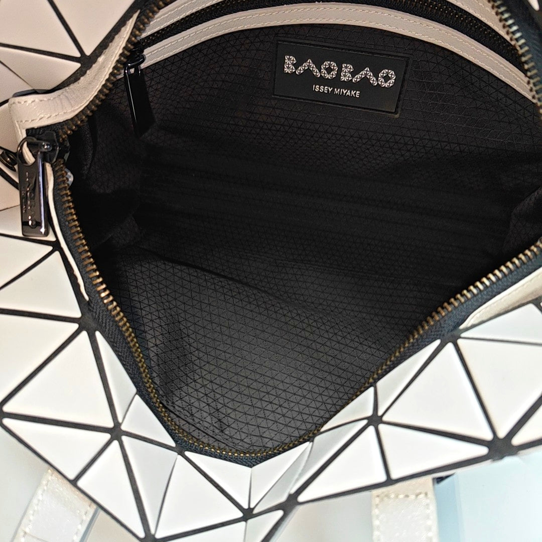 Special Material Tote Bag White