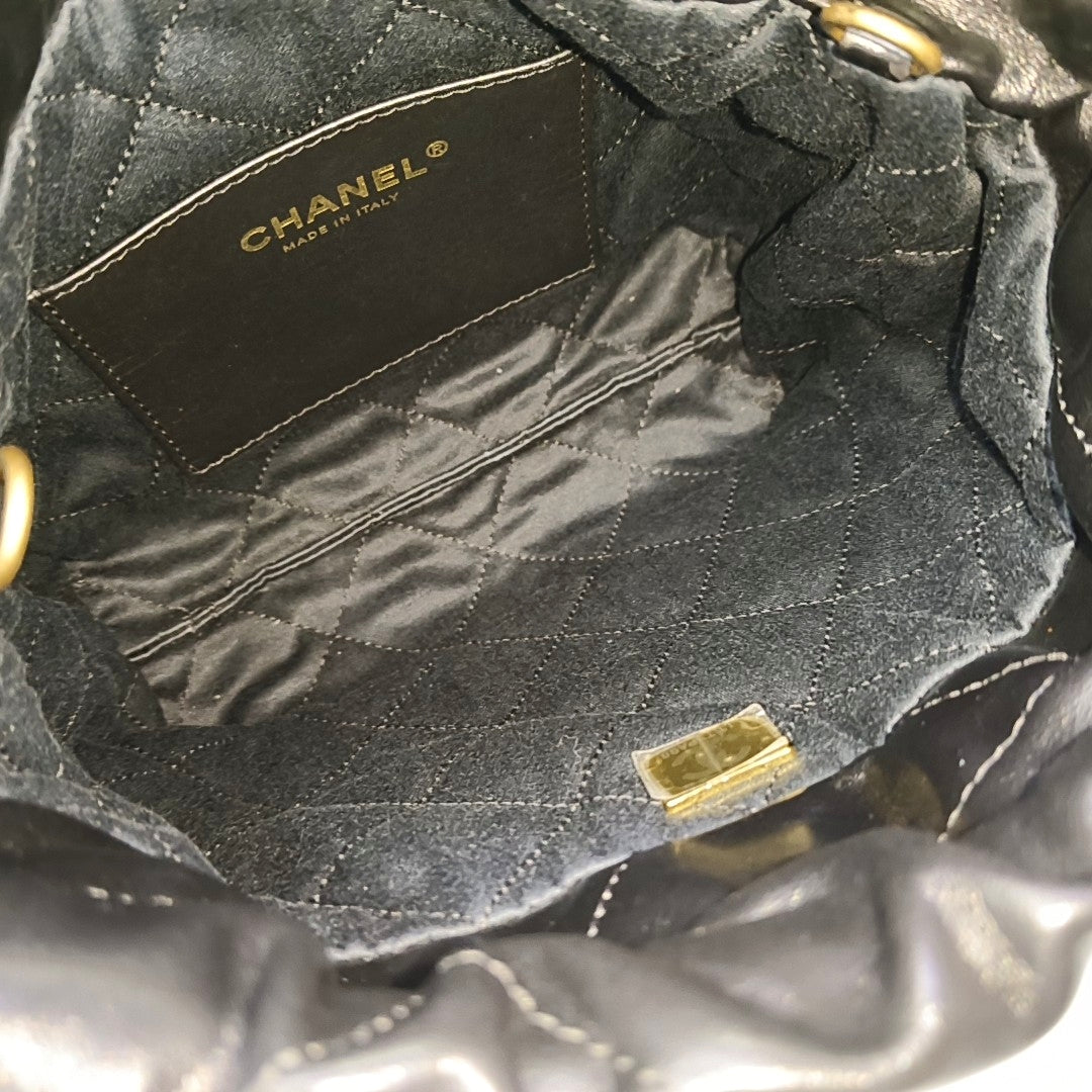 CHANEL 22 Mini Quilted Calfskin Black