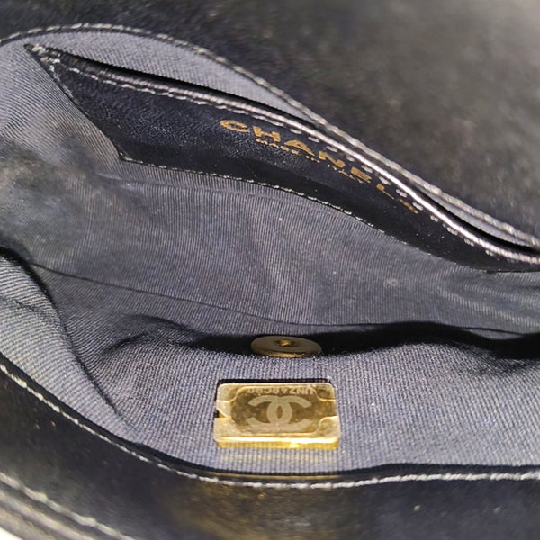 Authenticated pre-owned  CLASSIC FLAP Mini Quilted Lambskin Black - Top Handle Bag at Looply