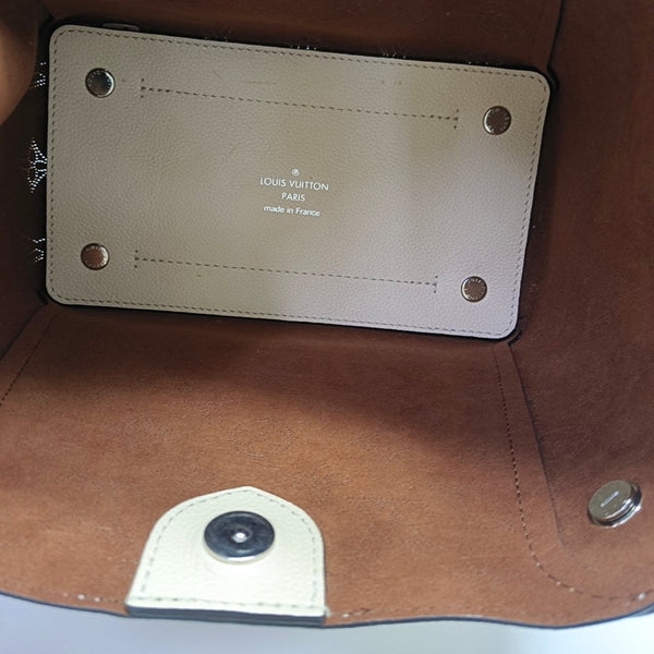 HINA PM Monogram Piel de becerro Beige