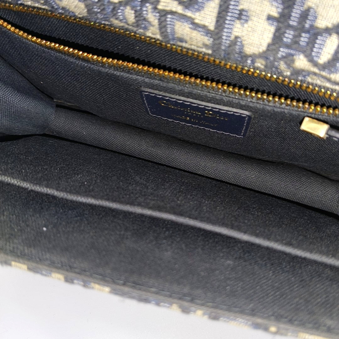 30 Montaigne Oblique Canvas Blue