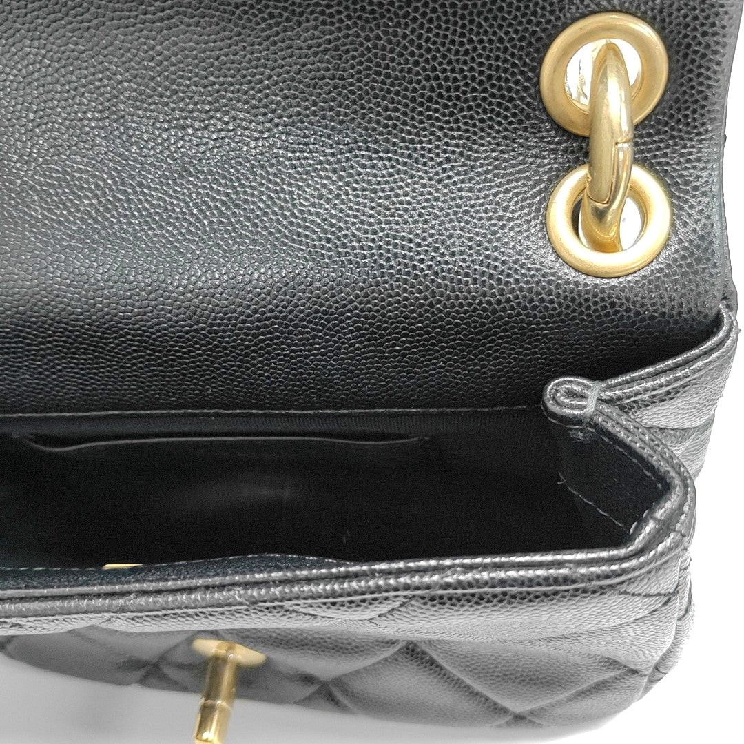 Medium Quilted Grained Calfskin Black