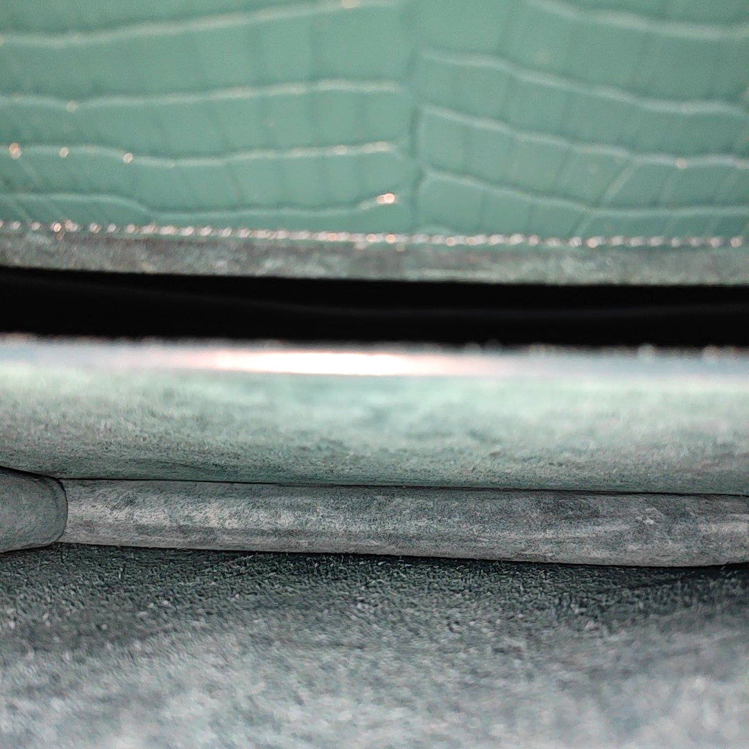 SUNSET Medium Calfskin Green