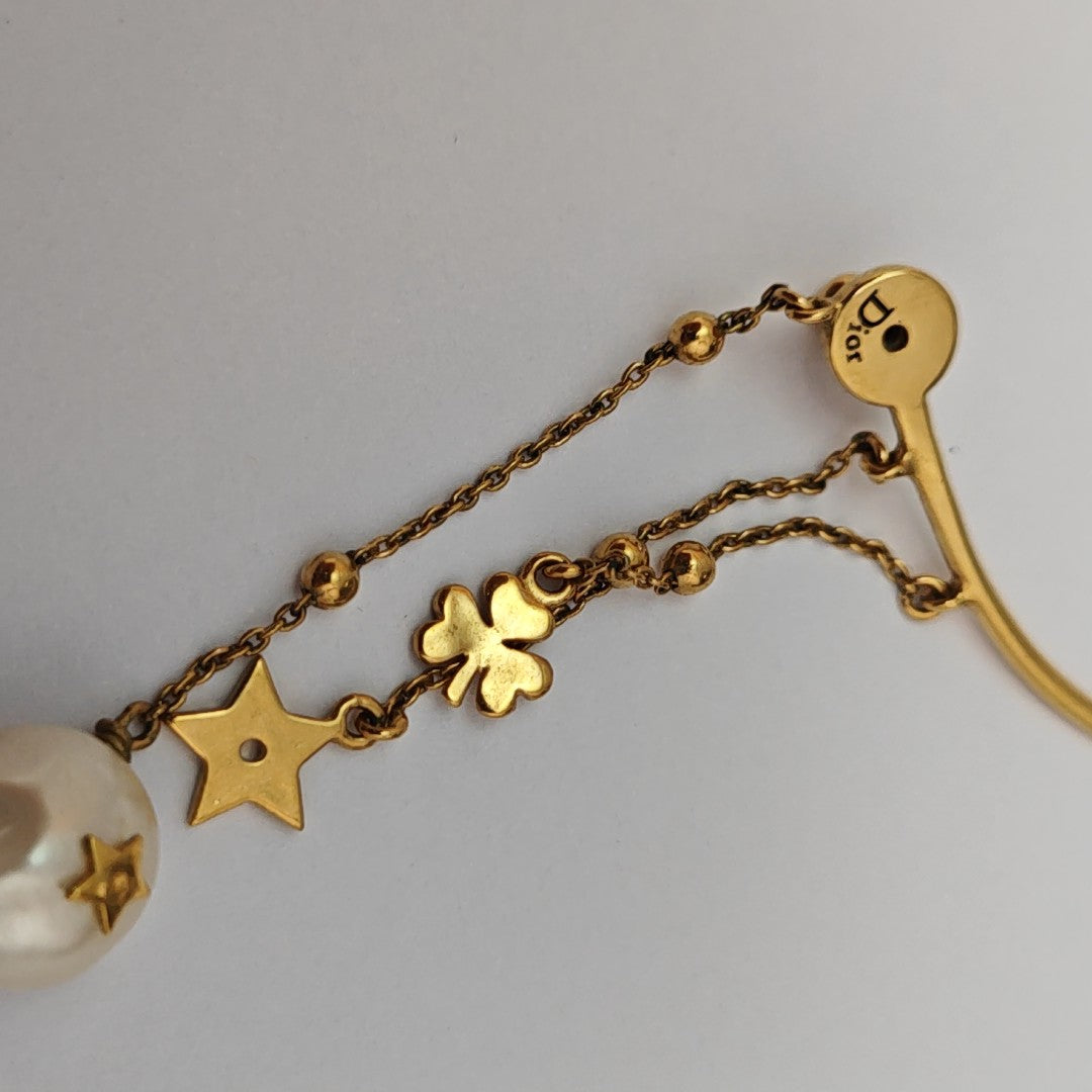 Shiny-D Metal White Stud Earrings