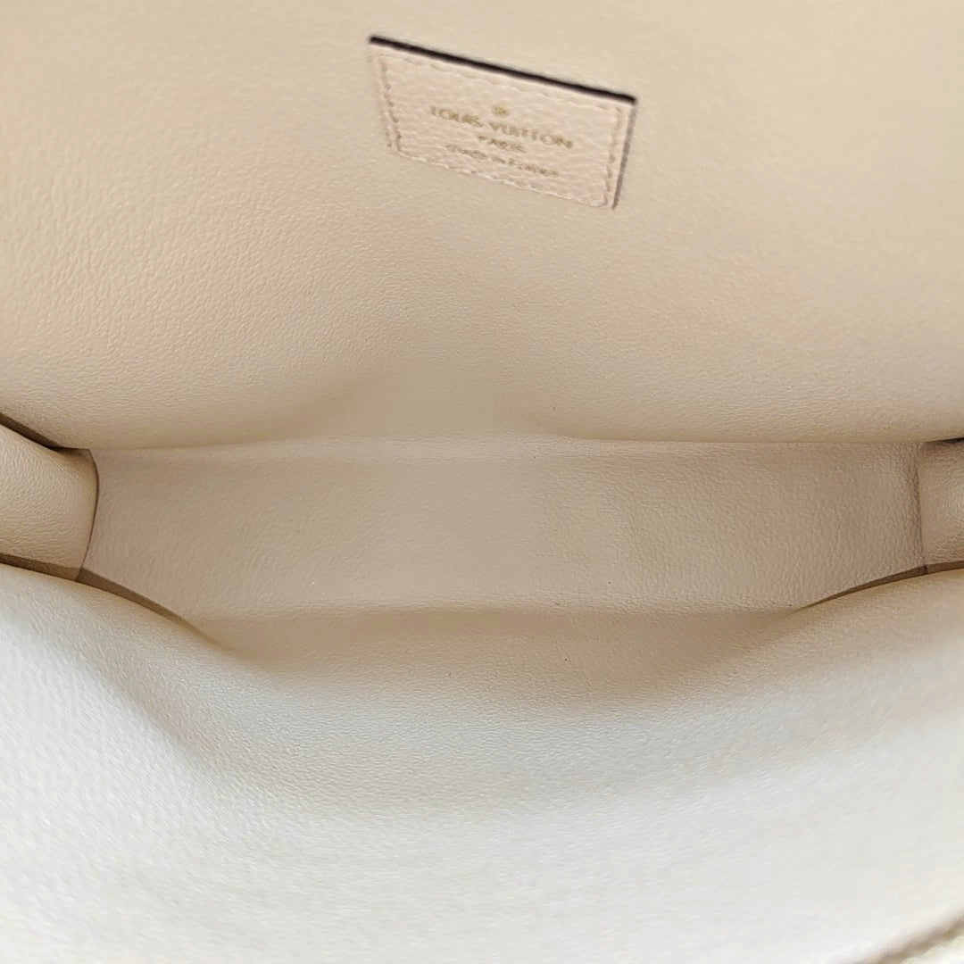 TOILET POCKET 26 Calfskin Beige