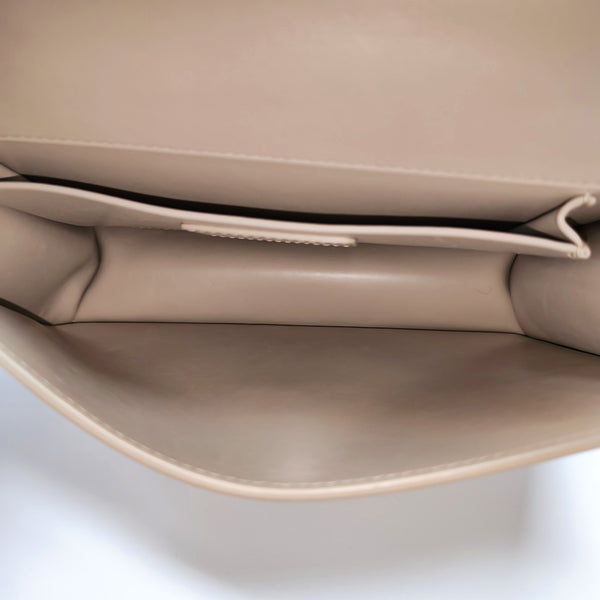 30 Montaigne Calfskin Beige