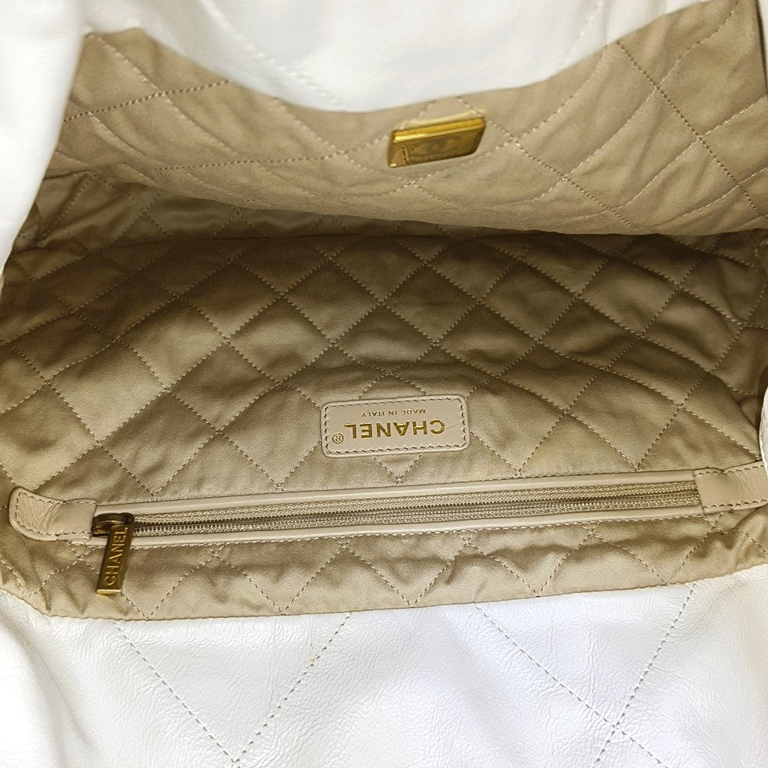 CHANEL 22 Small Quilted Calfskin White