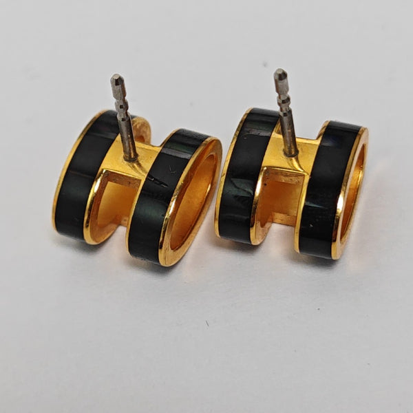 Pop H Metal Black Stud Earrings