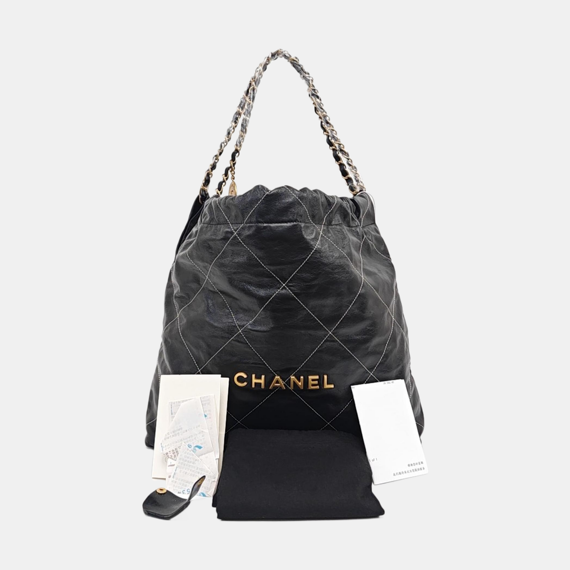 CHANEL 22 Small Quilted Calfskin Black