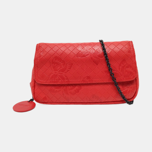 Authenticated pre-owned  Messenger Calfskin Red - Shoulder Bag at Looply