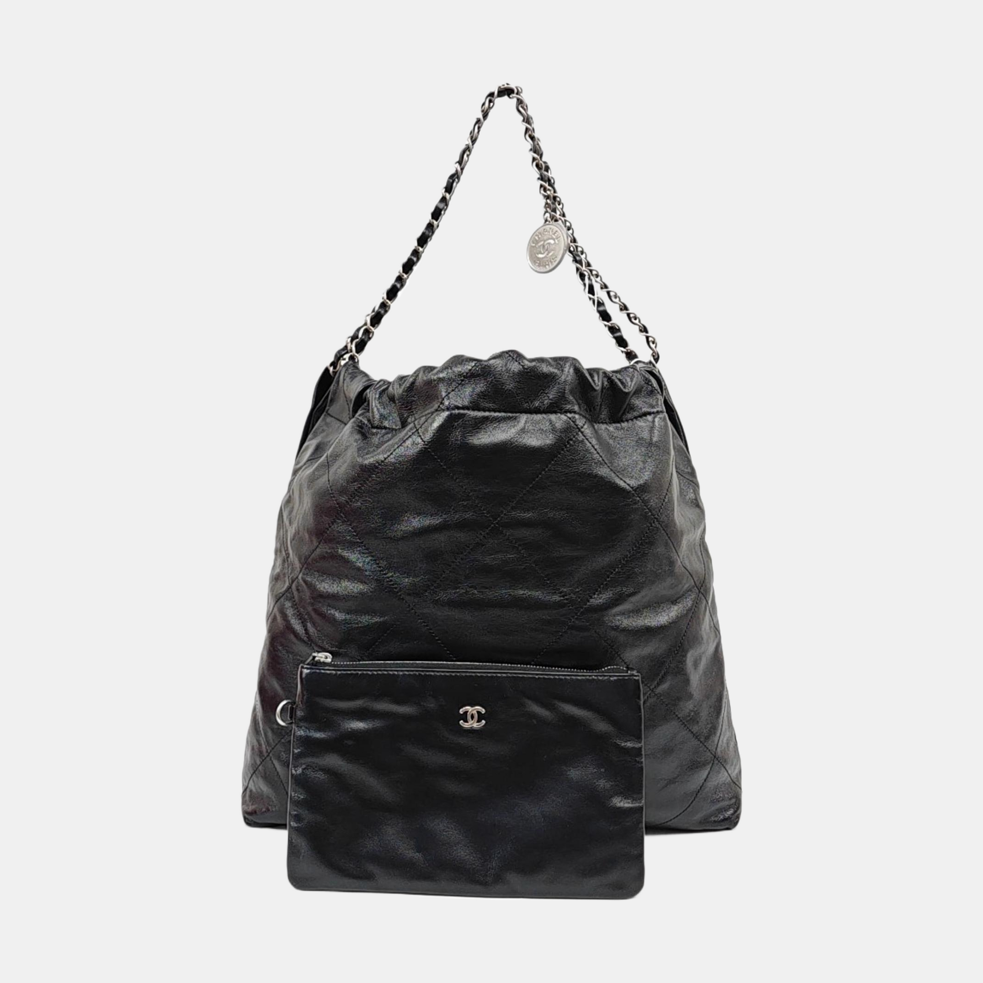 CHANEL 22 Medium Quilted Calfskin Black
