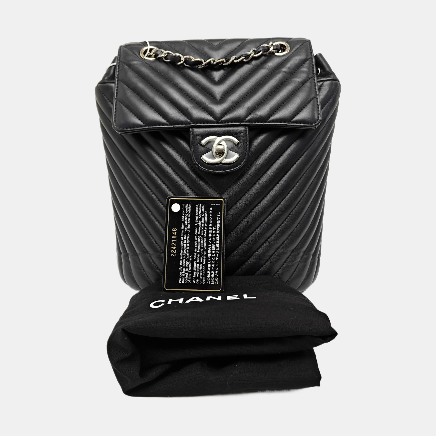 URBAN SPIRIT Small Chevron Calfskin Black