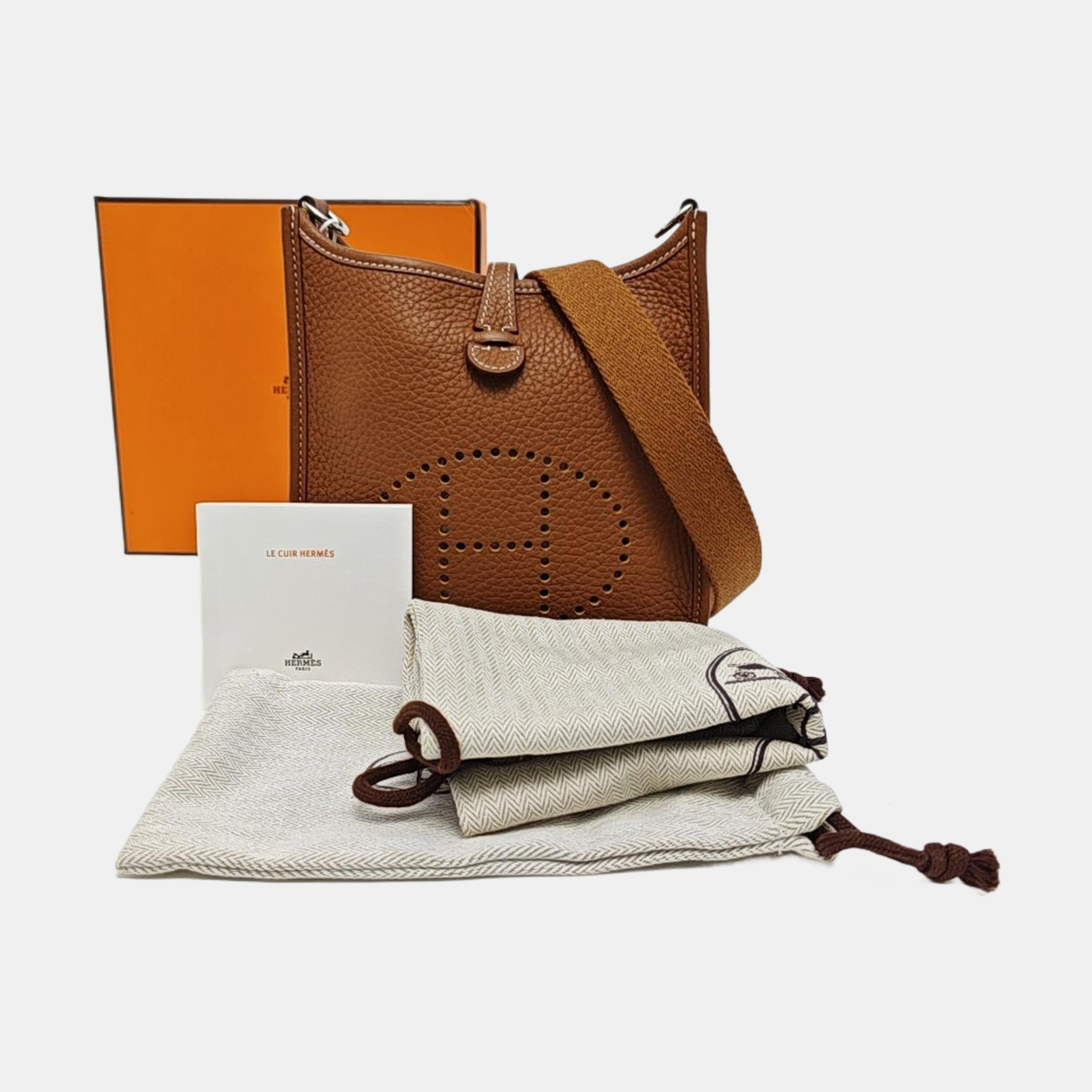 Evelyne TPM Clemence Brown