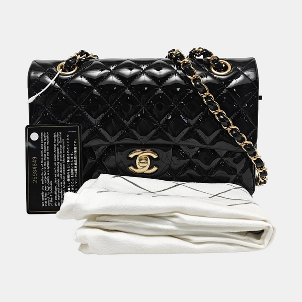 CLASSIC FLAP Quilted Patent Leather Black
