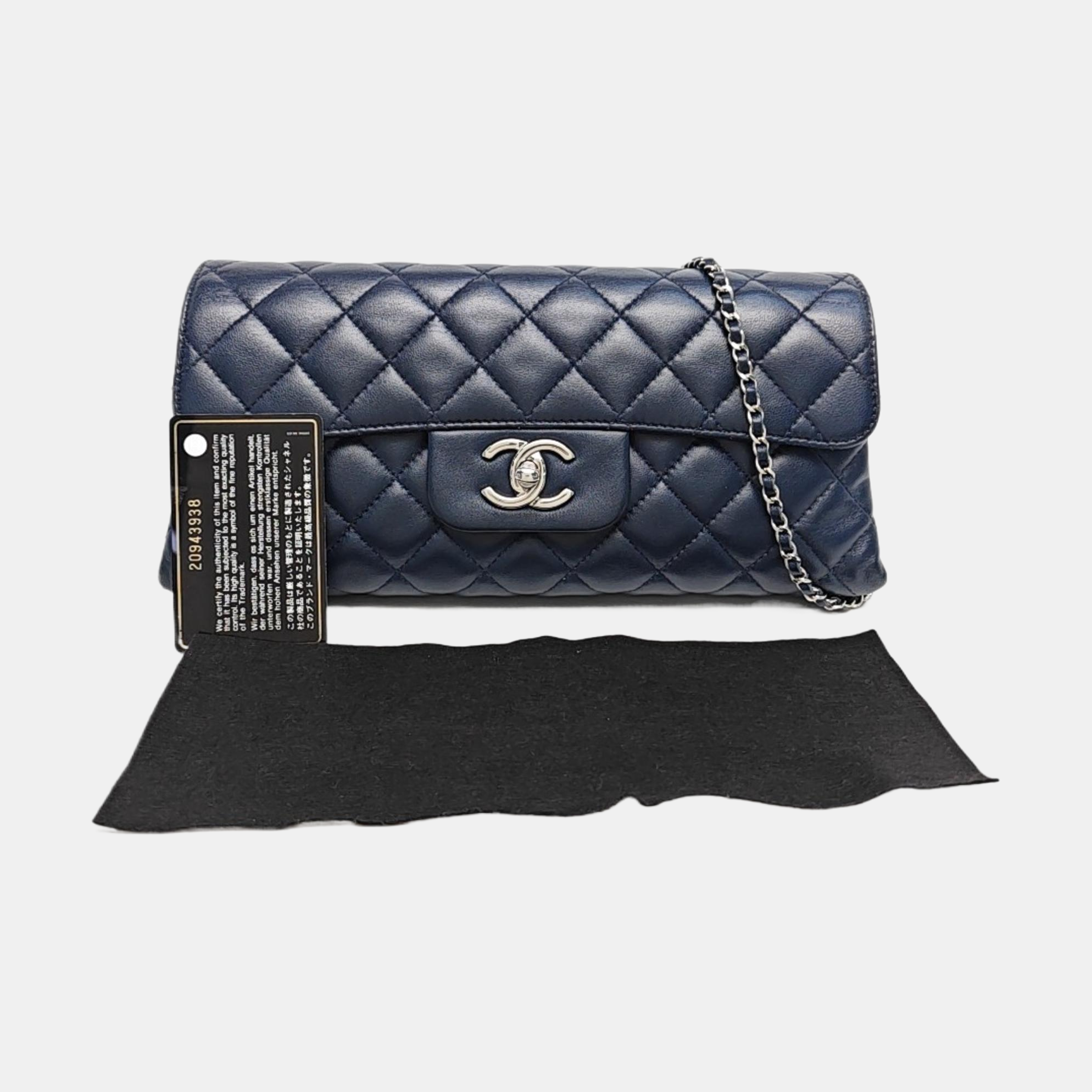 Authenticated pre-owned  CLASSIC FLAP Quilted Lambskin Blue - Shoulder Bag at Looply