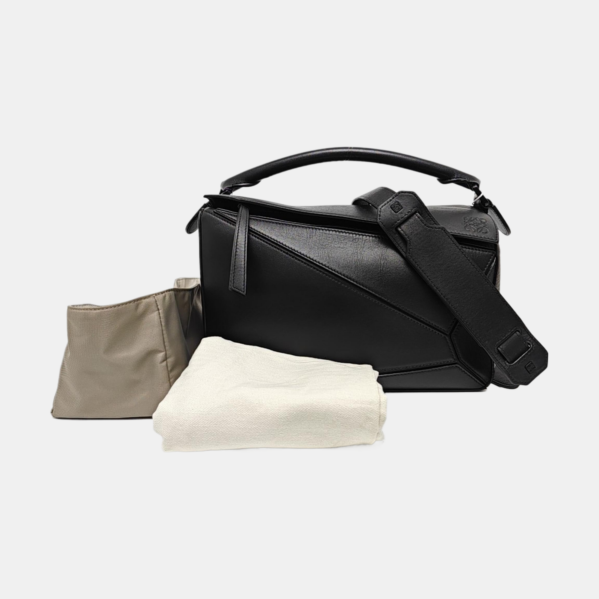 Puzzle Medium Calfskin Black