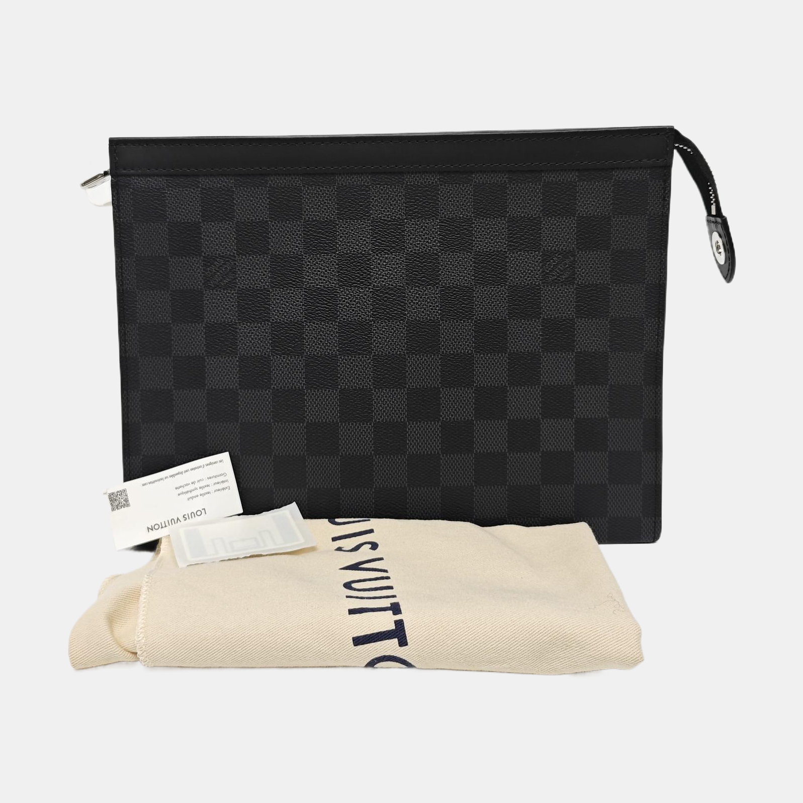 Pochette Voyag MM Damier Graphite Coated Canvas Gray