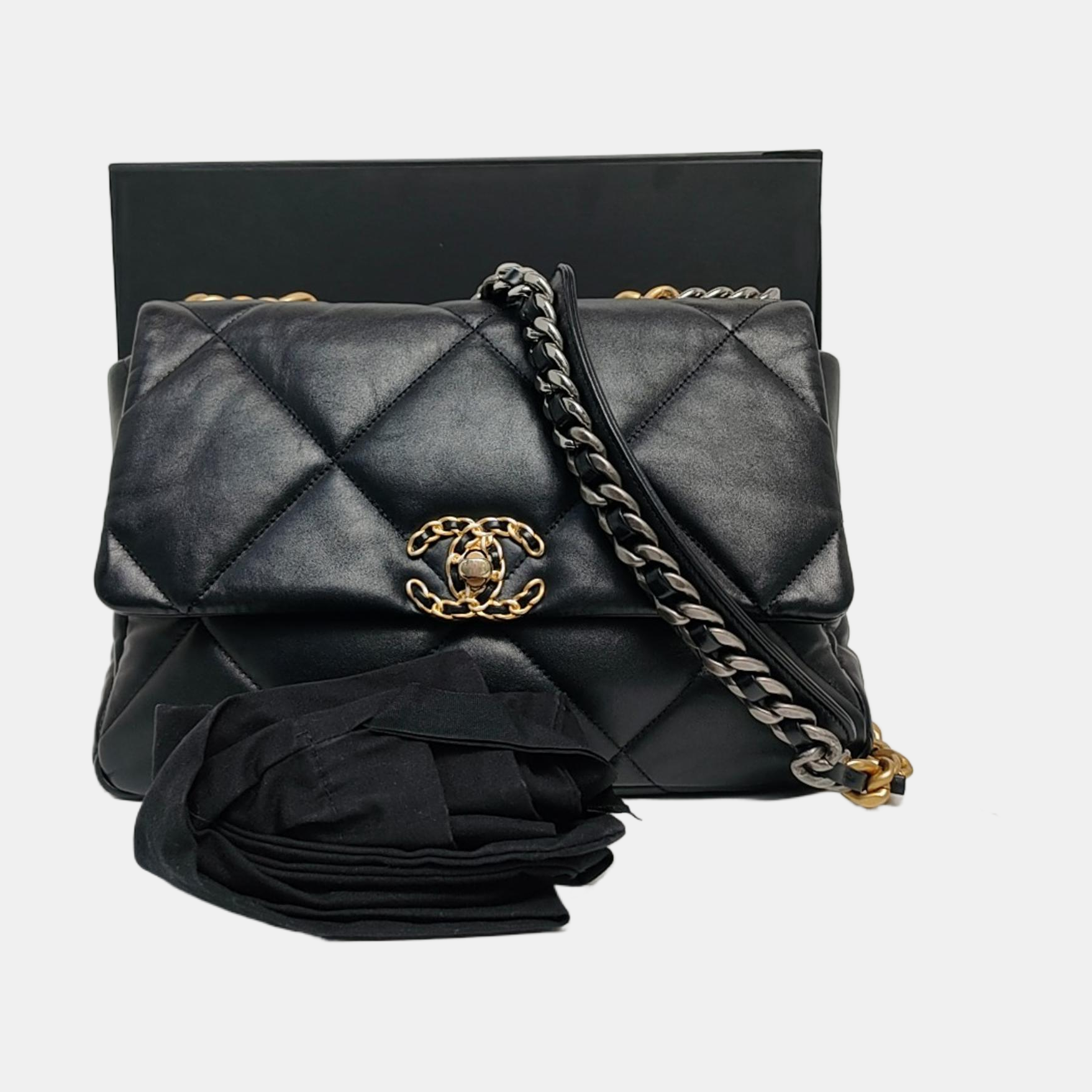 CHANEL 19 Medium Quilted Lambskin Black